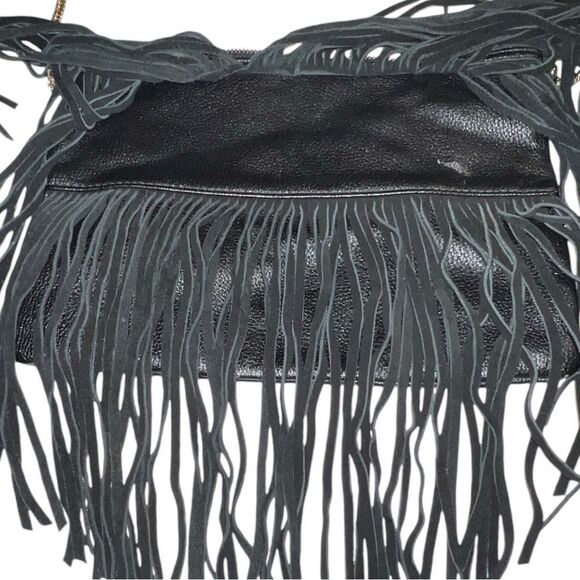 H&M black faux suede fringe shoulder bag. Gold chain strap. Good condition - Picture 6 of 8